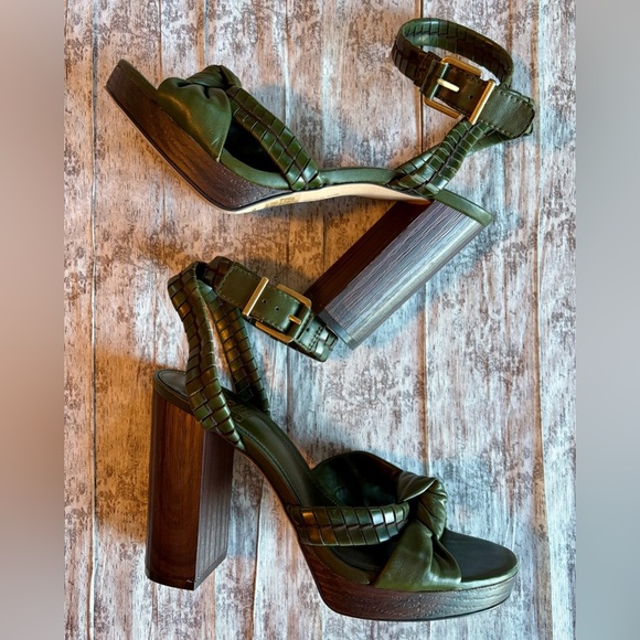 Preloved VINCE CAMUTO Fancey Ankle Strap Sandal in Lush Olive Women's Size 7.5 - Picture 4 of 9